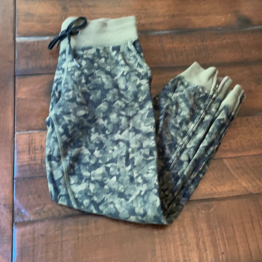 Lululemon camo sweatpants with zippered legs